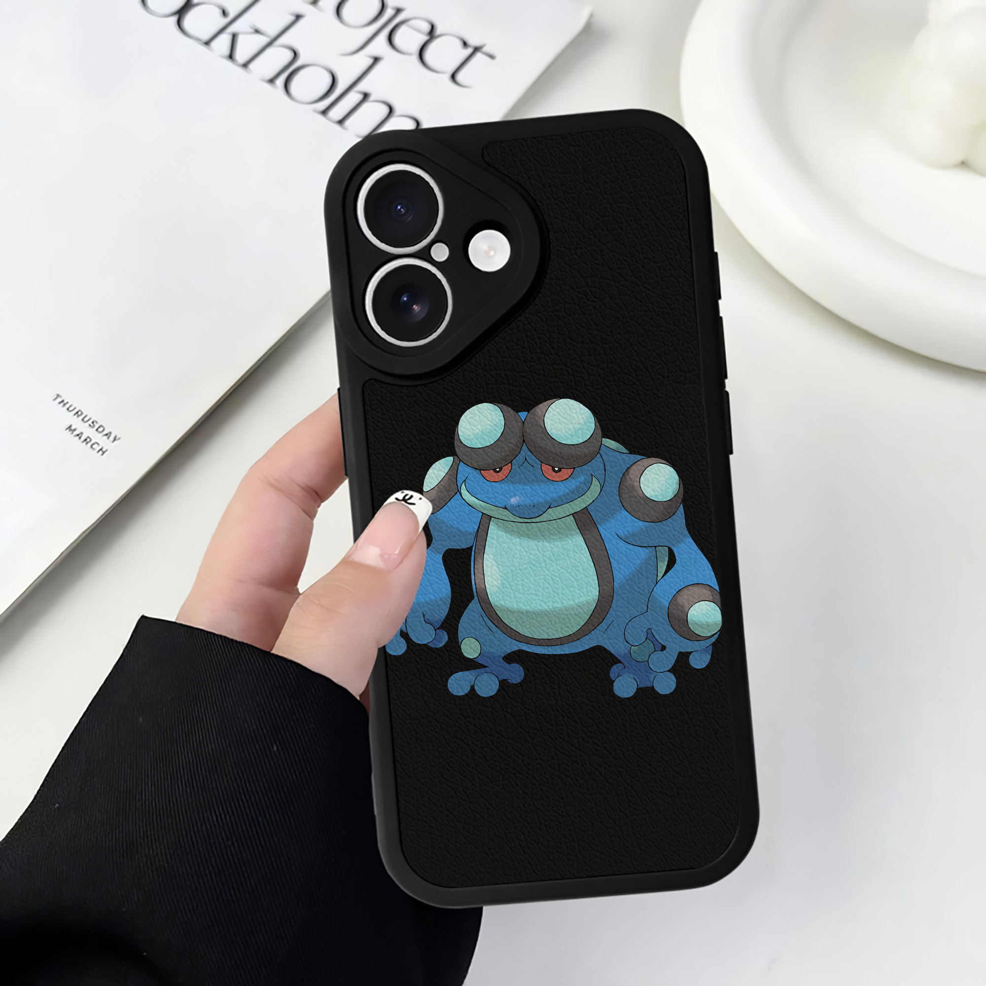 （画像用） ポケットモンスター Pokémon 【iPhone 16シリーズ対応】シリコンスマホケース（レザー調） 材質：シリコン